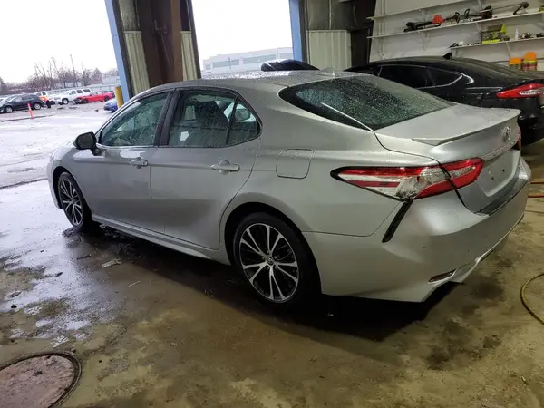 4T1G11AK1LU857115 2020 TOYOTA CAMRY - Image 2