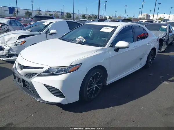 4T1G11AK1LU880183 2020 TOYOTA CAMRY - Image 2
