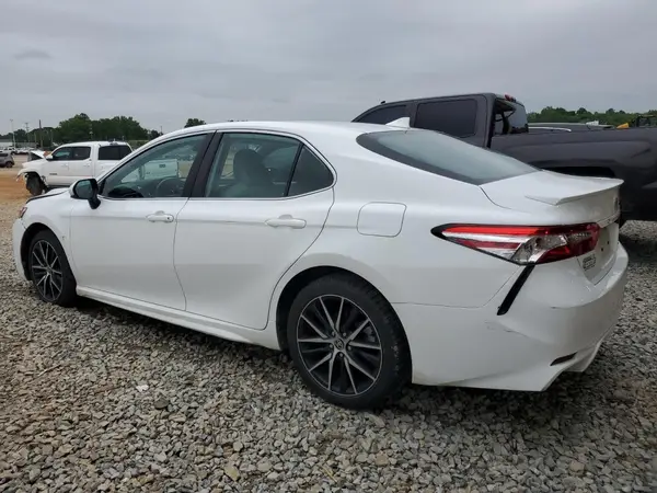 4T1G11AK1LU888459 2020 TOYOTA CAMRY - Image 2