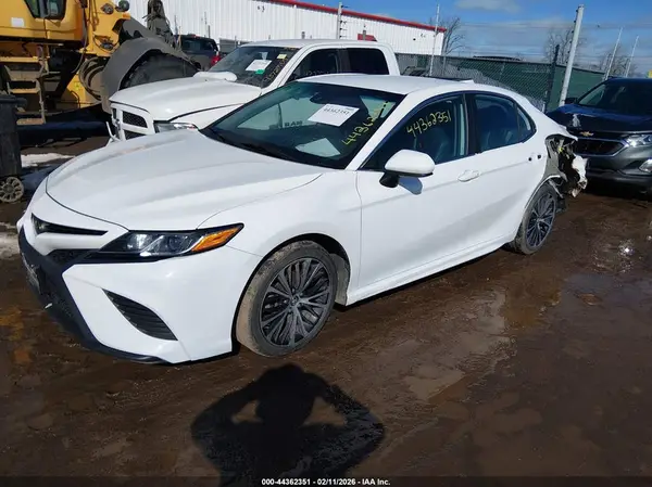 4T1G11AK1LU895881 2020 TOYOTA CAMRY - Image 2
