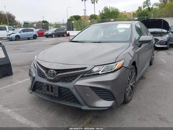 4T1G11AK1LU898747 2020 TOYOTA CAMRY - Image 2