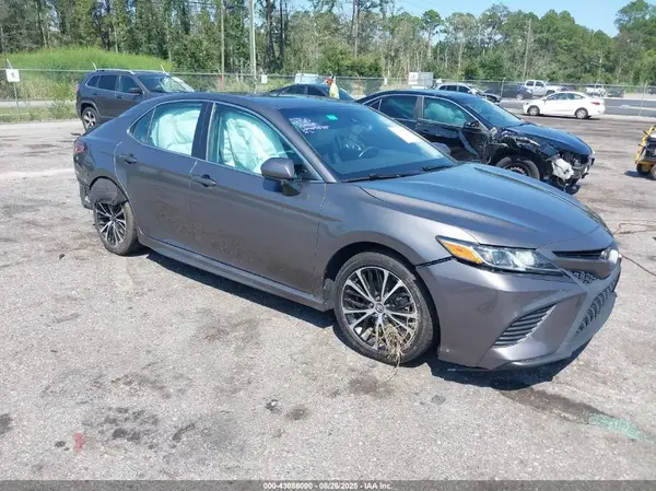 4T1G11AK1LU905485 2020 TOYOTA CAMRY - Image 1