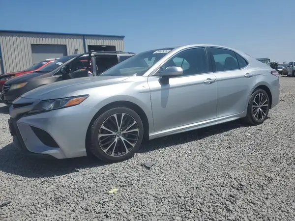 4T1G11AK1LU909066 2020 TOYOTA CAMRY - Image 1