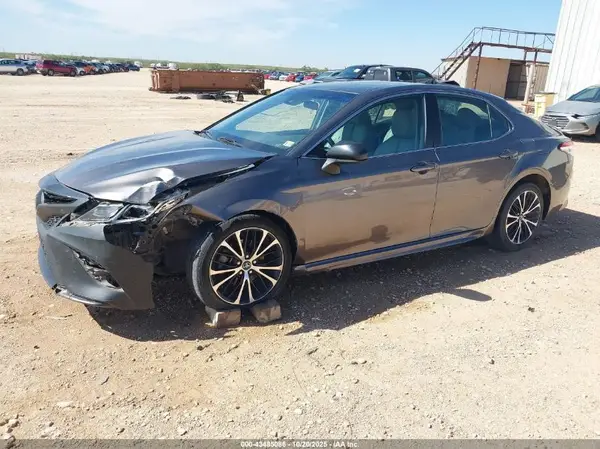 4T1G11AK1LU911237 2020 TOYOTA CAMRY - Image 2