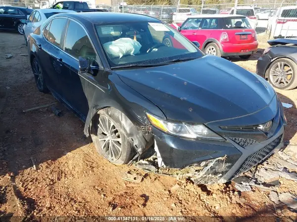 4T1G11AK1LU923954 2020 TOYOTA CAMRY - Image 1