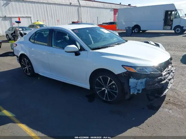 4T1G11AK1LU935036 2020 TOYOTA CAMRY - Image 1