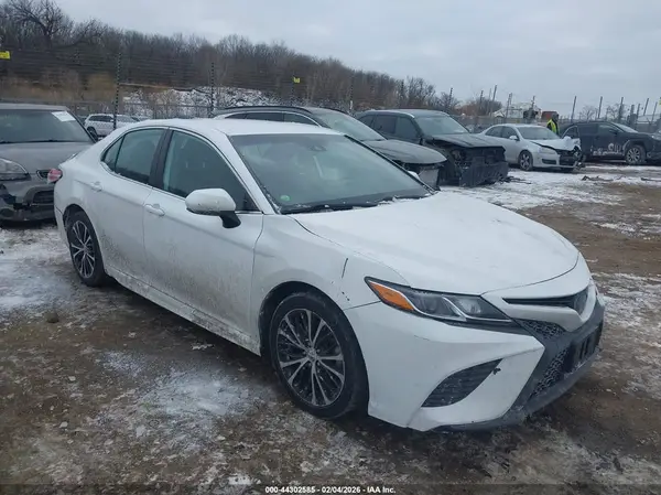 4T1G11AK1LU942634 2020 TOYOTA CAMRY - Image 1