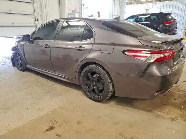 4T1G11AK1LU942696 2020 TOYOTA CAMRY - Image 2