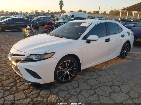 4T1G11AK1LU971552 2020 TOYOTA CAMRY - Image 2