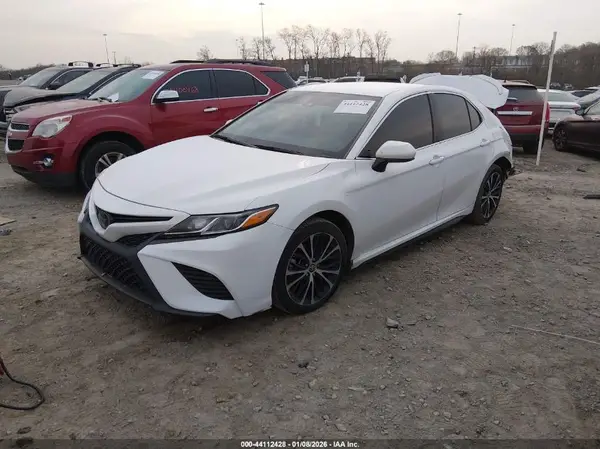 4T1G11AK1LU971938 2020 TOYOTA CAMRY - Image 2