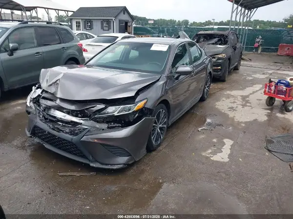 4T1G11AK1LU972202 2020 TOYOTA CAMRY - Image 2