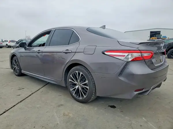 4T1G11AK1LU972801 2020 TOYOTA CAMRY - Image 2