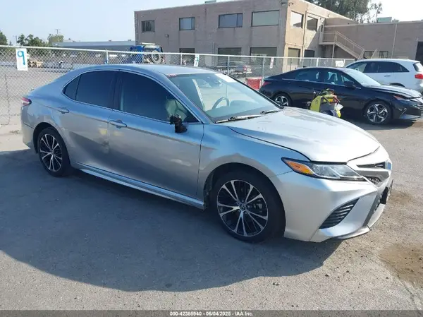 4T1G11AK1LU977495 2020 TOYOTA CAMRY - Image 1