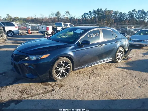 4T1G11AK1LU978761 2020 TOYOTA CAMRY - Image 2