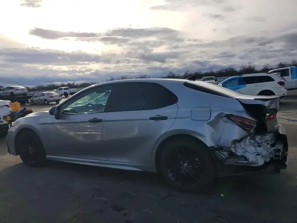 4T1G11AK1MU402363 2021 TOYOTA CAMRY - Image 2