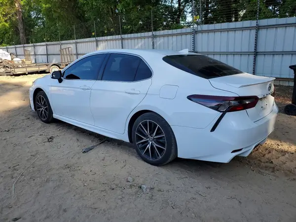 4T1G11AK1MU404128 2021 TOYOTA CAMRY - Image 2