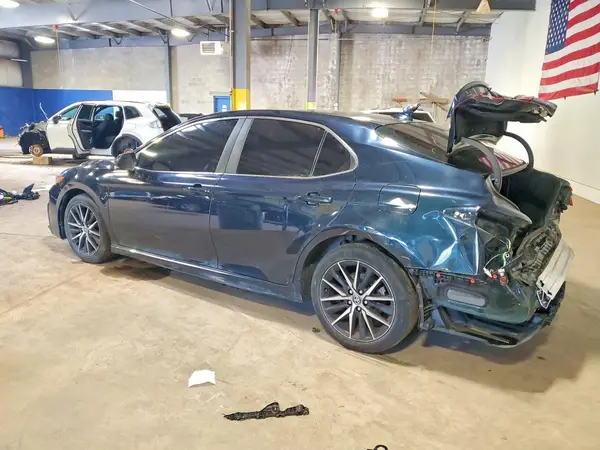 4T1G11AK1MU404727 2021 TOYOTA CAMRY - Image 2