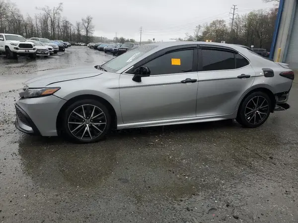 4T1G11AK1MU405814 2021 TOYOTA CAMRY - Image 1