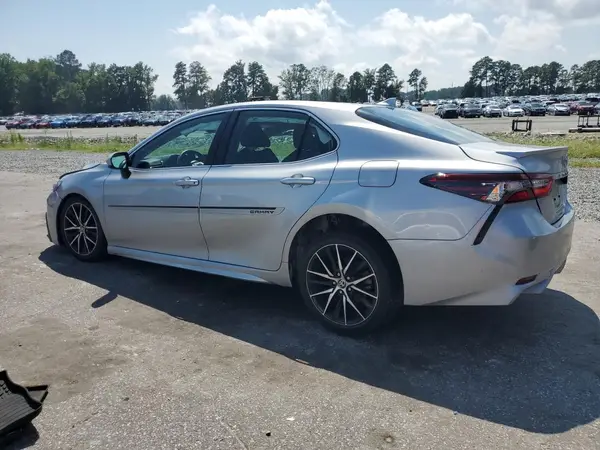4T1G11AK1MU405988 2021 TOYOTA CAMRY - Image 2