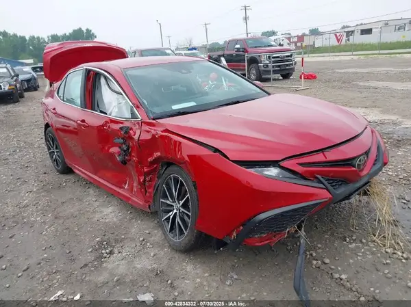 4T1G11AK1MU406638 2021 TOYOTA CAMRY - Image 1