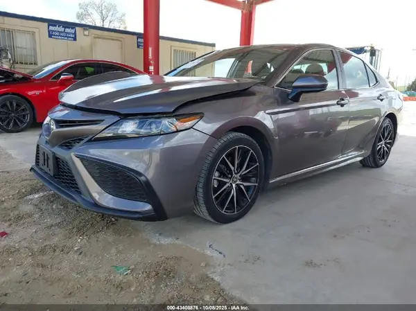 4T1G11AK1MU410981 2021 TOYOTA CAMRY - Image 2