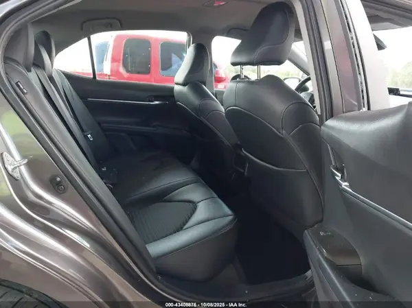 4T1G11AK1MU410981 2021 TOYOTA CAMRY - Image 8