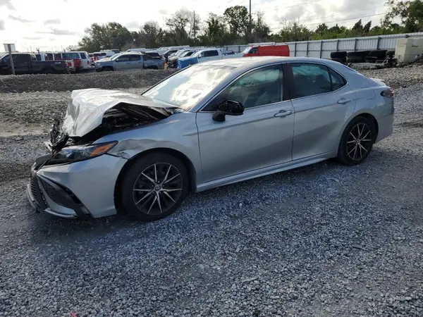 4T1G11AK1MU412472 2021 TOYOTA CAMRY - Image 1