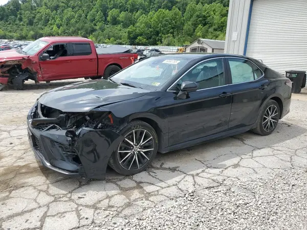 4T1G11AK1MU415436 2021 TOYOTA CAMRY - Image 1