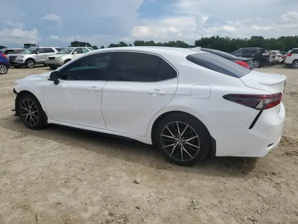 4T1G11AK1MU419650 2021 TOYOTA CAMRY - Image 2