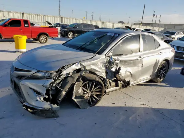 4T1G11AK1MU420328 2021 TOYOTA CAMRY - Image 1