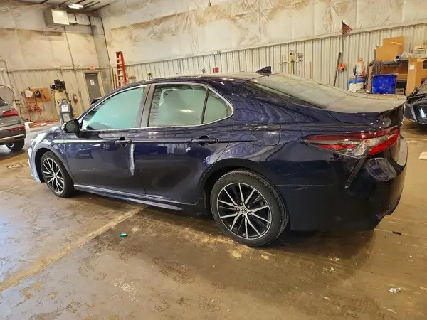 4T1G11AK1MU425366 2021 TOYOTA CAMRY - Image 2