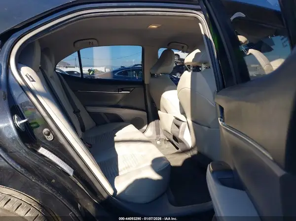 4T1G11AK1MU427165 2021 TOYOTA CAMRY - Image 8