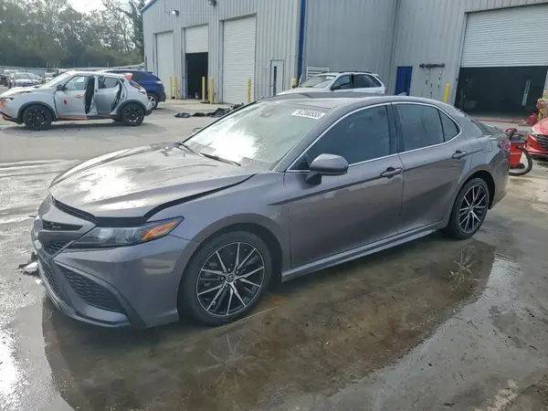 4T1G11AK1MU427358 2021 TOYOTA CAMRY - Image 1