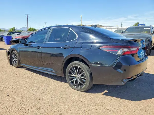 4T1G11AK1MU427828 2021 TOYOTA CAMRY - Image 2