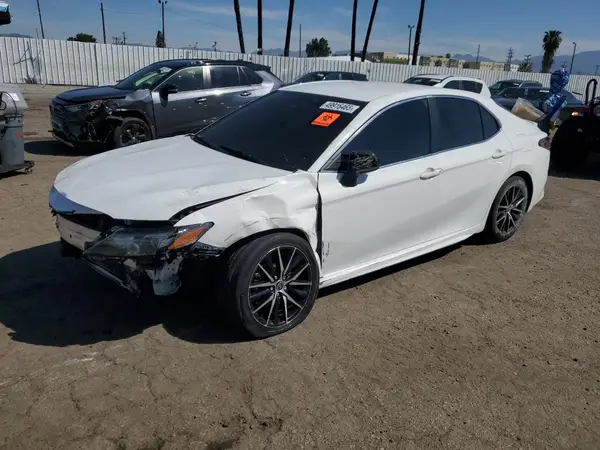 4T1G11AK1MU427876 2021 TOYOTA CAMRY - Image 1