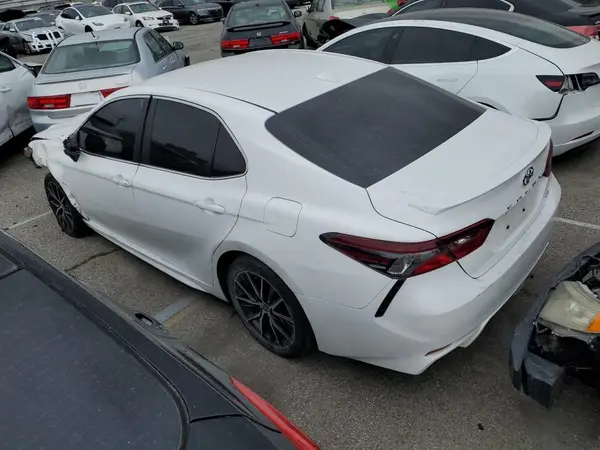 4T1G11AK1MU427876 2021 TOYOTA CAMRY - Image 2