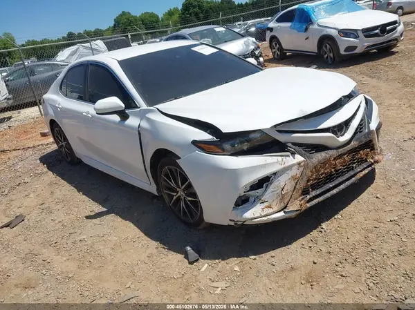 4T1G11AK1MU428106 2021 TOYOTA CAMRY - Image 1