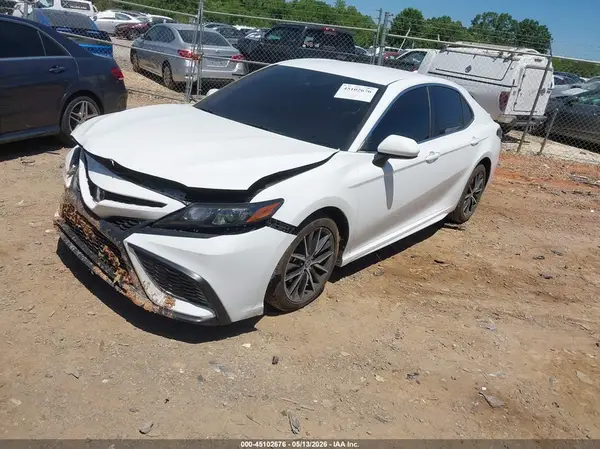 4T1G11AK1MU428106 2021 TOYOTA CAMRY - Image 2