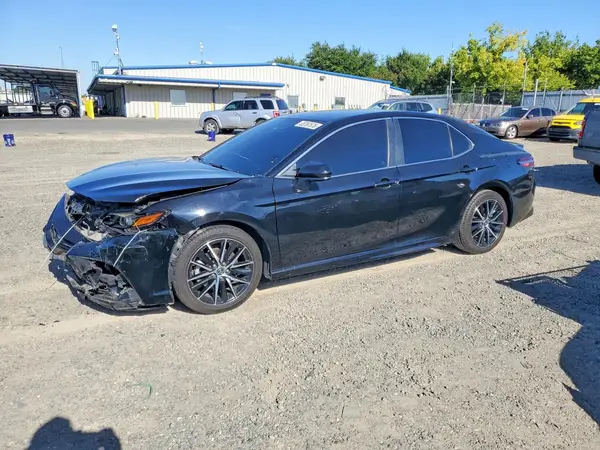 4T1G11AK1MU428204 2021 TOYOTA CAMRY - Image 1