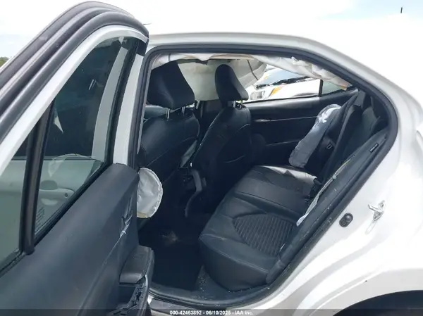 4T1G11AK1MU428624 2021 TOYOTA CAMRY - Image 8