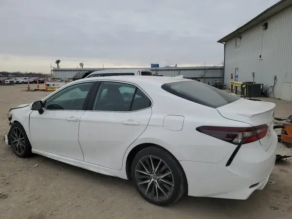 4T1G11AK1MU435671 2021 TOYOTA CAMRY - Image 2