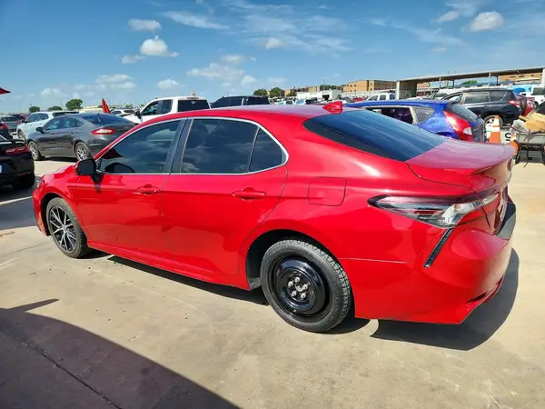 4T1G11AK1MU437646 2021 TOYOTA CAMRY - Image 2