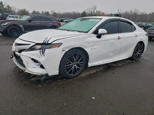 4T1G11AK1MU438134 2021 TOYOTA CAMRY - Image 1