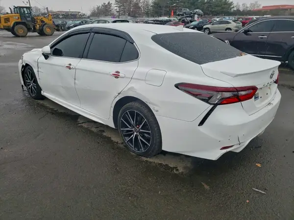 4T1G11AK1MU438134 2021 TOYOTA CAMRY - Image 2