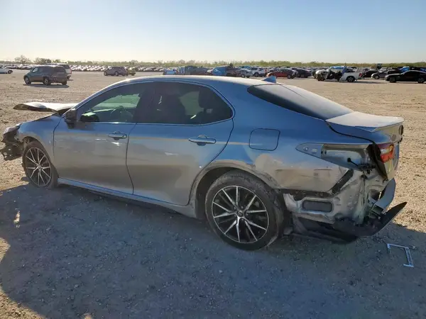 4T1G11AK1MU438277 2021 TOYOTA CAMRY - Image 2