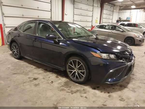 4T1G11AK1MU453622 2021 TOYOTA CAMRY - Image 1