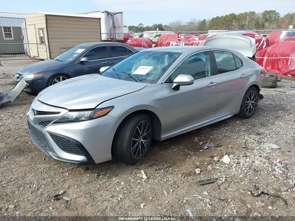 4T1G11AK1MU455967 2021 TOYOTA CAMRY - Image 2