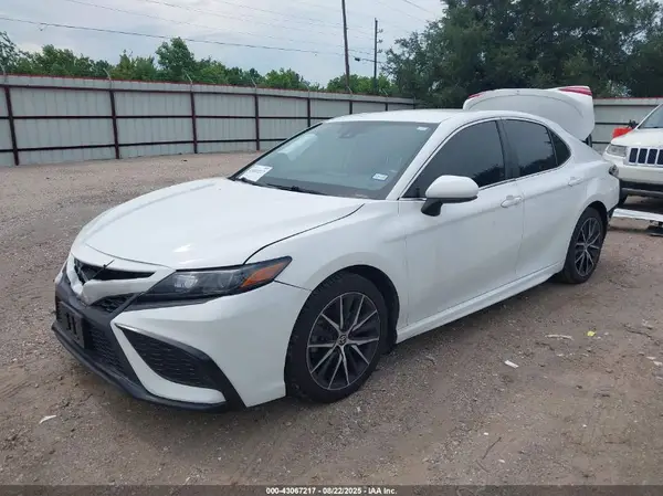 4T1G11AK1MU467620 2021 TOYOTA CAMRY - Image 2