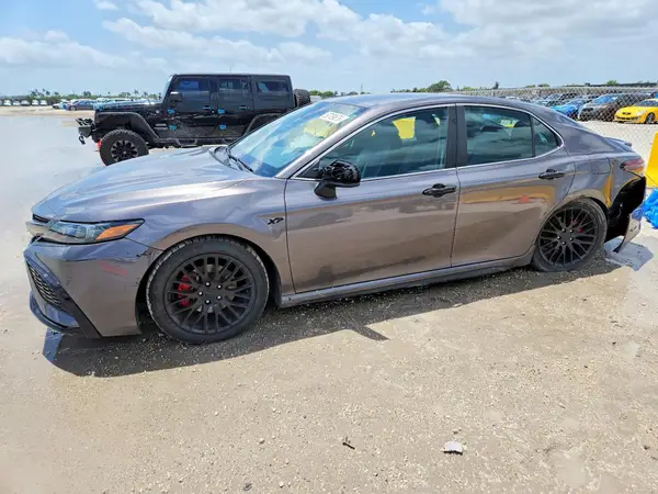 4T1G11AK1MU469674 2021 TOYOTA CAMRY - Image 1