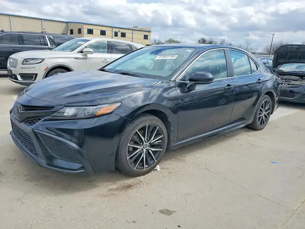 4T1G11AK1MU469898 2021 TOYOTA CAMRY - Image 1